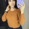 Жіночий лонгслів в рубчик кольору карамель
