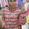 Коротка зимова куртка на холофайбер графітова з кораловими літерами